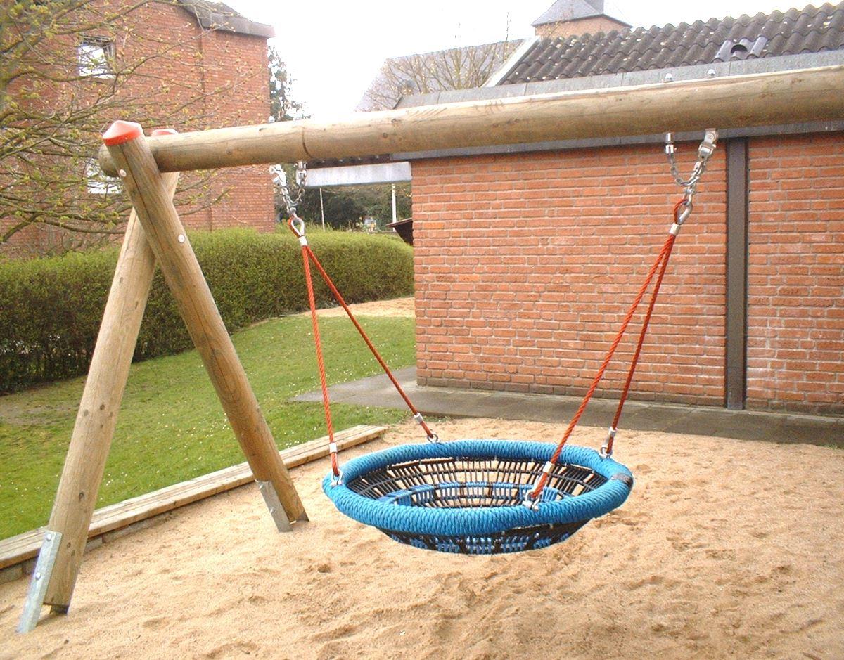Vogelnestschaukel im Kindergarten
